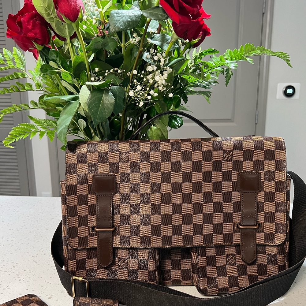 Louis Vuitton Broadway